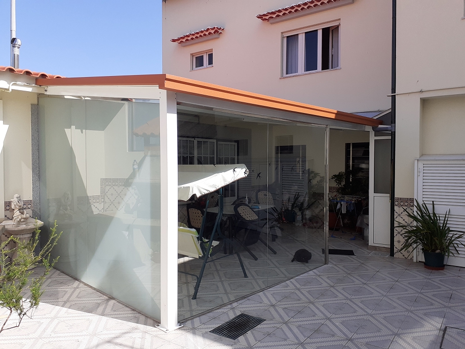 Cobertura metalcia com vidro